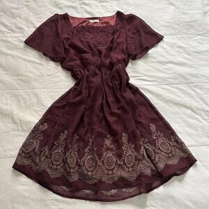 Axes Femme Burgundy and brown lace dress with short sleeves Size medium